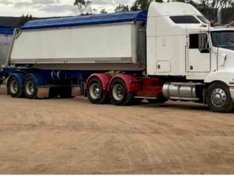 1998 Kenworth 401 Prime Mover