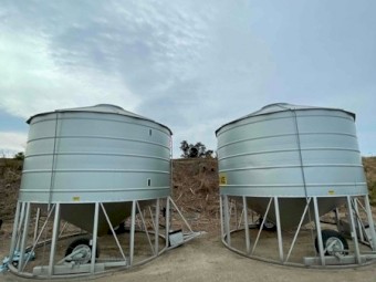 Under Auction - (A162)  Ahrens 33MT Gravity Field Bin 