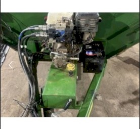 Round bale feeder with powerpack Elsworth