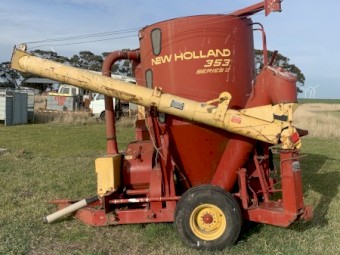 New Holland 353 roller and hammer mill