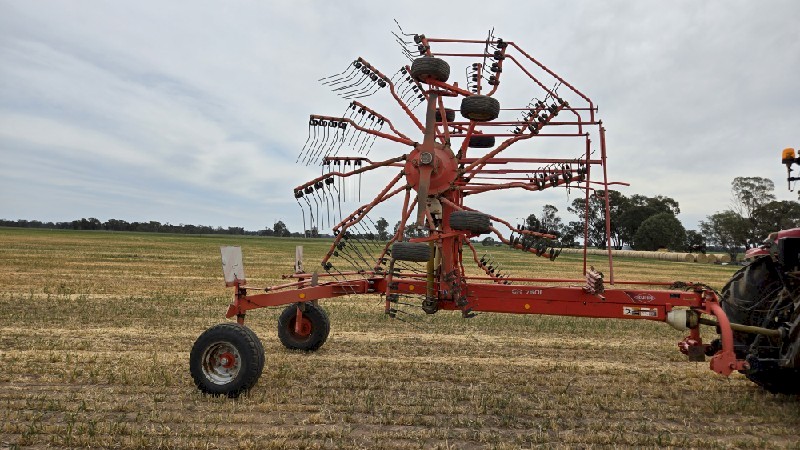 Kuhn GA7501 Hay rake 