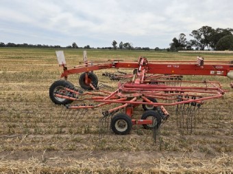 Kuhn GA7501 Hay rake 