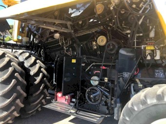 2011 New Holland CR 9080 Header with 41ft Honey Bee 94C Draper Front