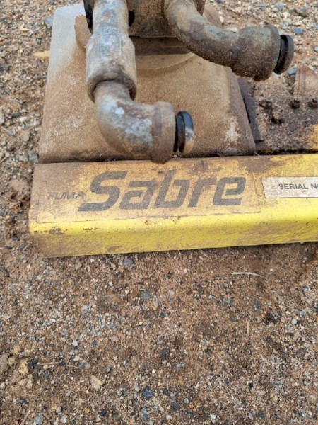 Sabre end knife