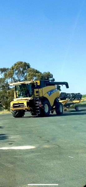 2005 New Holland CR970 and New Holland 994 36ft Front with Trailer