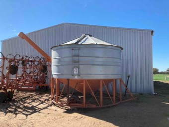 28t field bin 10 inch auger 