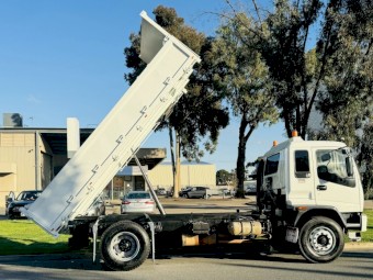 2004 Isuzu FVD950 3 way Tipper Truck