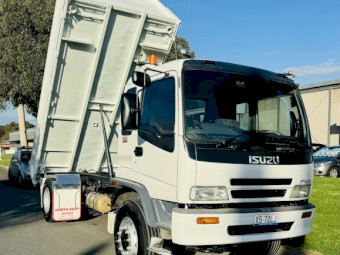 2004 Isuzu FVD950 3 way Tipper Truck