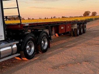 40ft Barker Flat Top Trailer