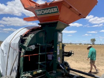 Richiger 990 Grain Bag Inloader