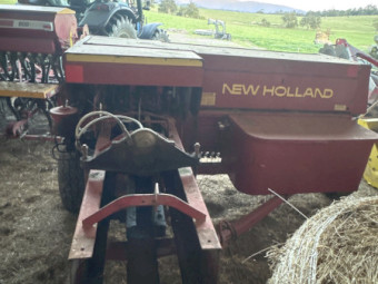 New Holland 417 square Baler