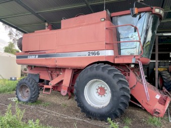 1997 Case IH 2166 Header with Front & Trailer