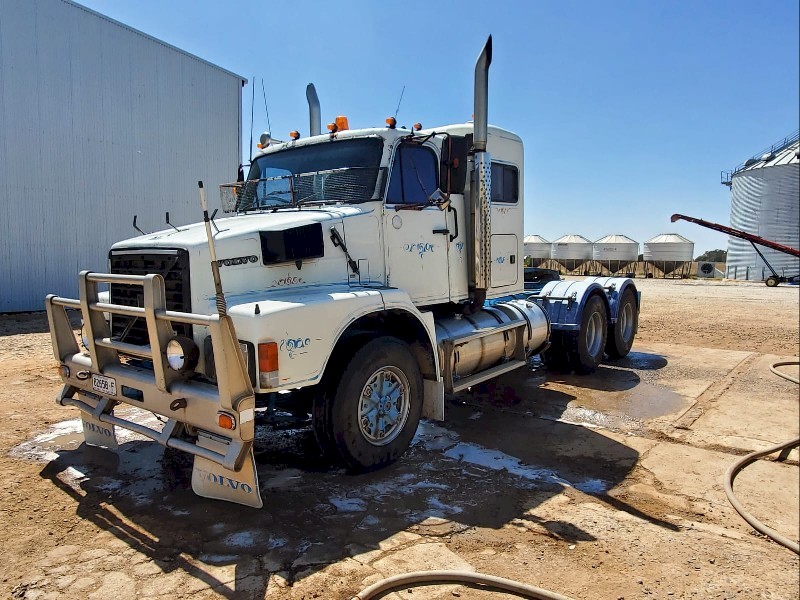 1988 Volvo N12 Prime Mover