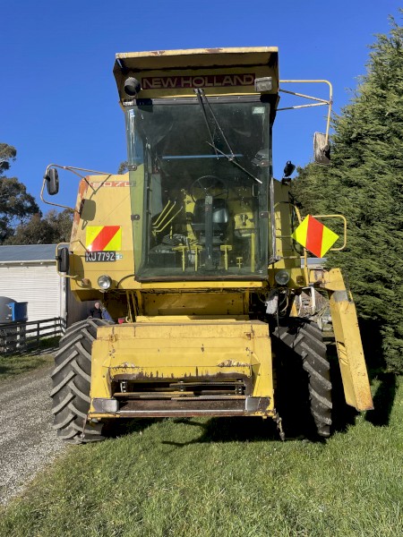 WANTED New Holland Header 8080-8070-8060