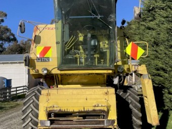 WANTED New Holland Header 8080-8070-8060