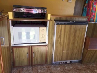 12’ 1983 Jayco PopTop caravan