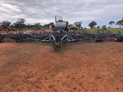 Flexicoil 7500 Air Seeder with 2340 Air Cart