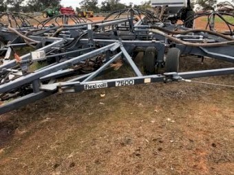 Flexicoil 7500 Air Seeder with 2340 Air Cart