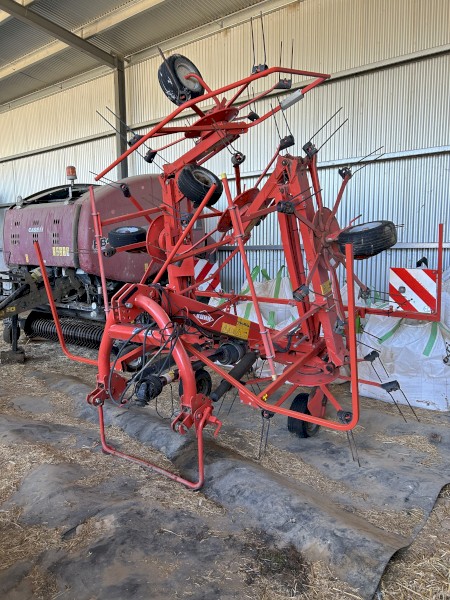 Kuhn GF7802 Tedder 