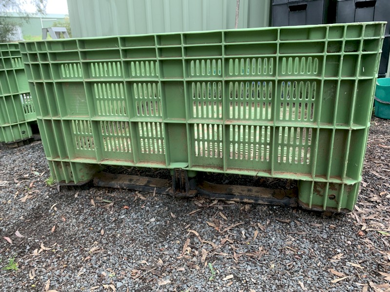 Bins for fruit 