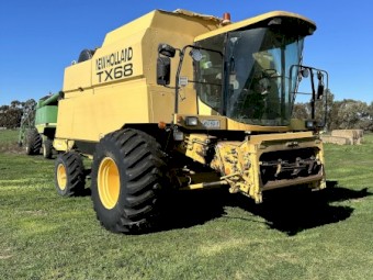 New Holland TX68 plus