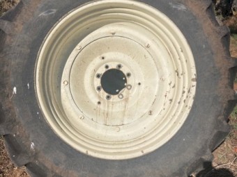 460/85R42 x 2