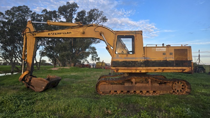 Caterpillar 225LC 25 ton Excavator