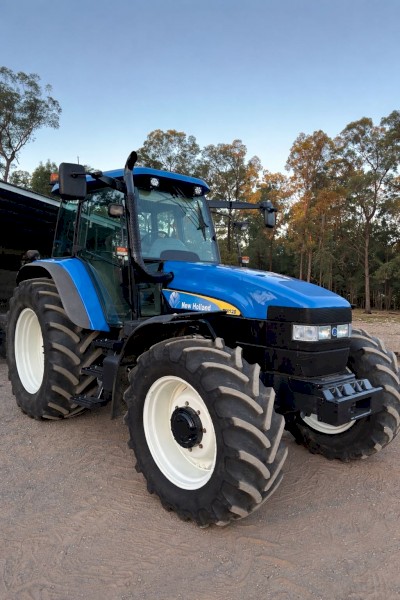 2005 New Holland TM120 Tractor