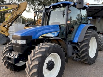 2005 New Holland TM120 Tractor