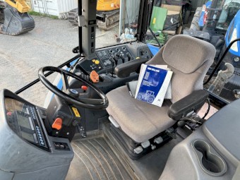 2005 New Holland TM120 Tractor